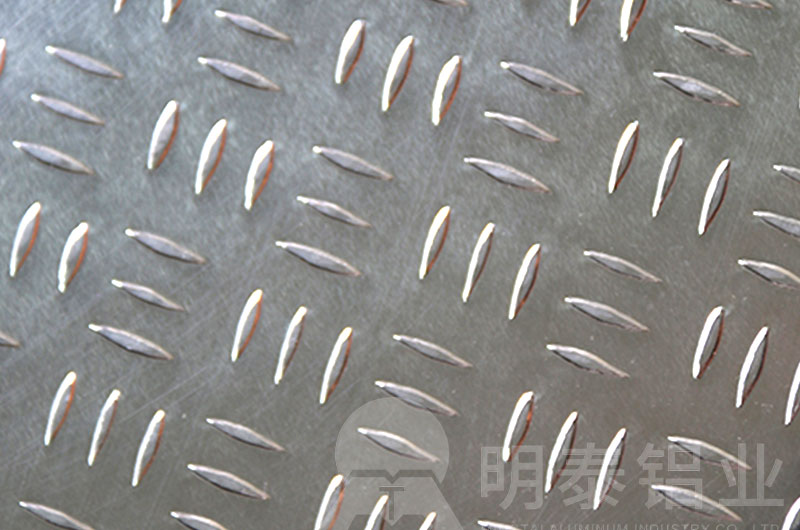 三條筋花紋鋁板 三條筋花紋鋁板